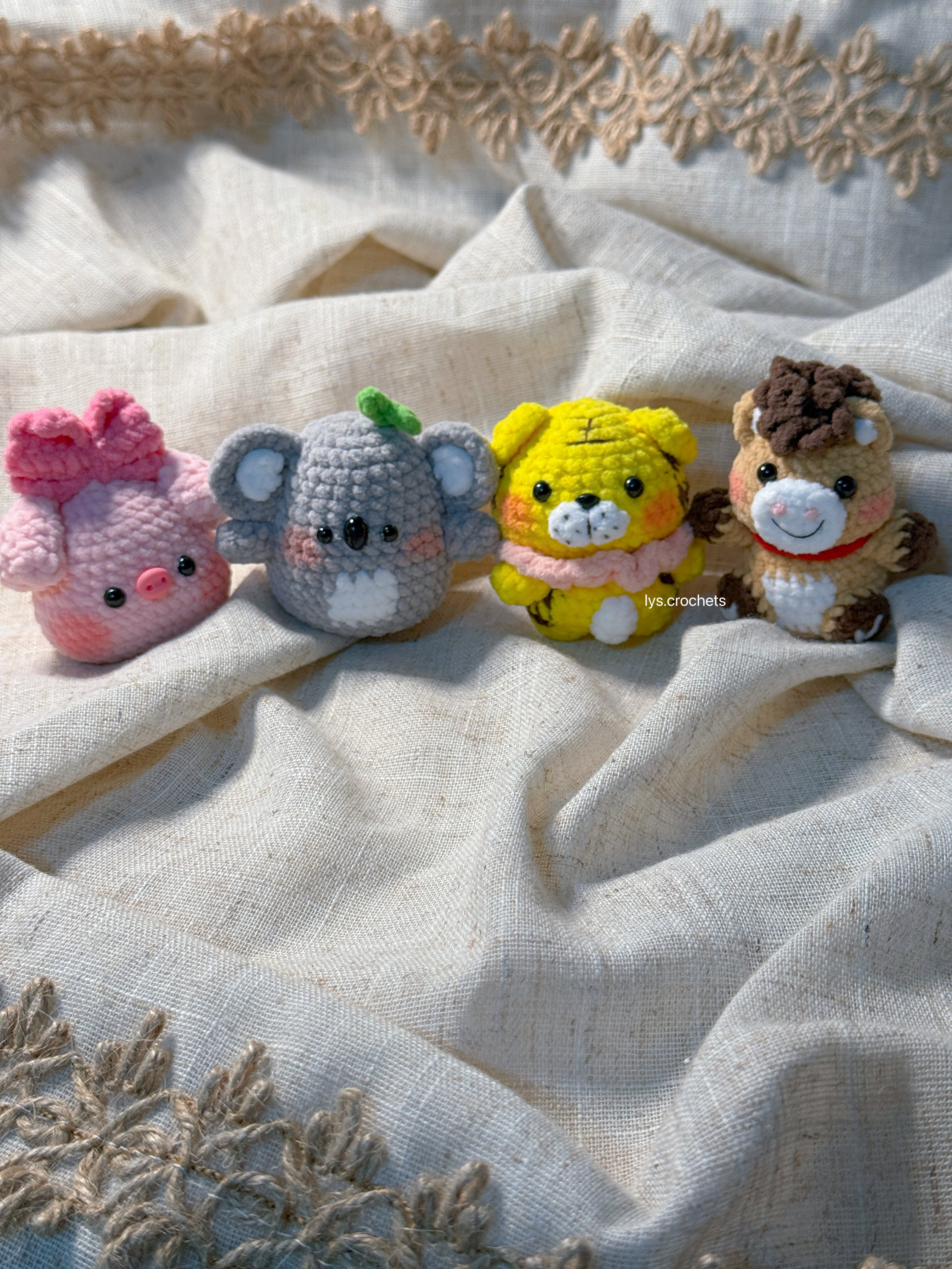 Small Characters (Click in for more!)